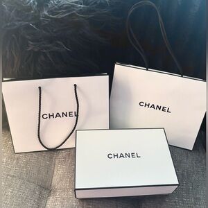 Chanel White 2 Gift Bag and Box Set